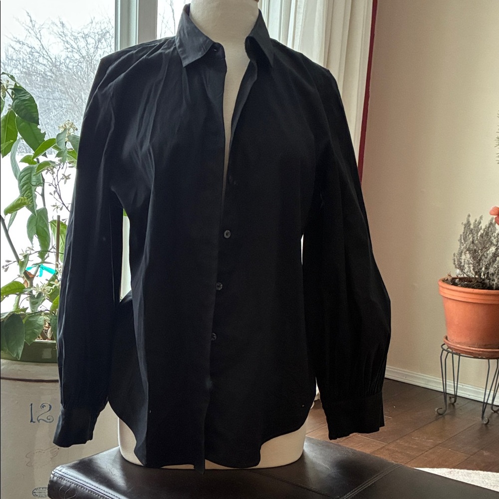Chico's Classic Black Top